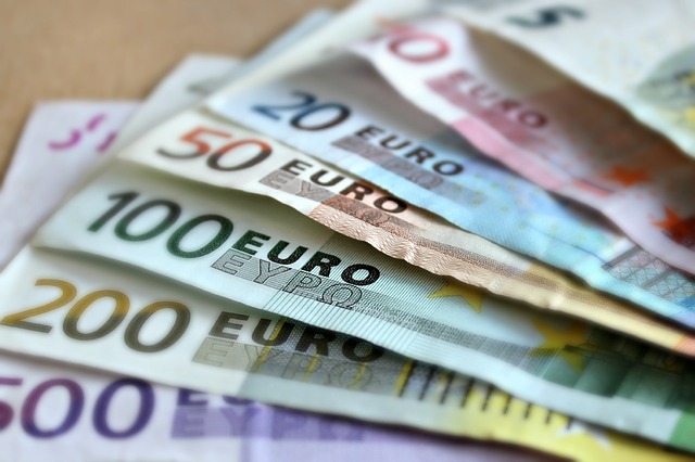 vějíř z eurobankovek